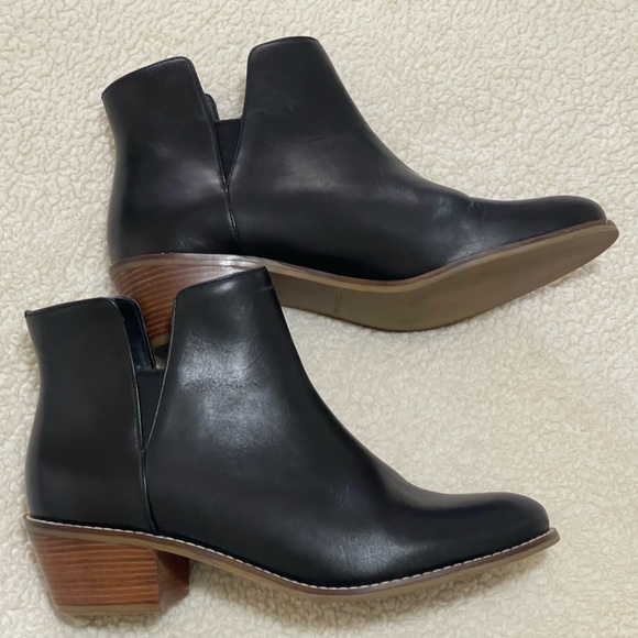 Cole Haan abbot size 9.5 boots - Picture 2 of 6